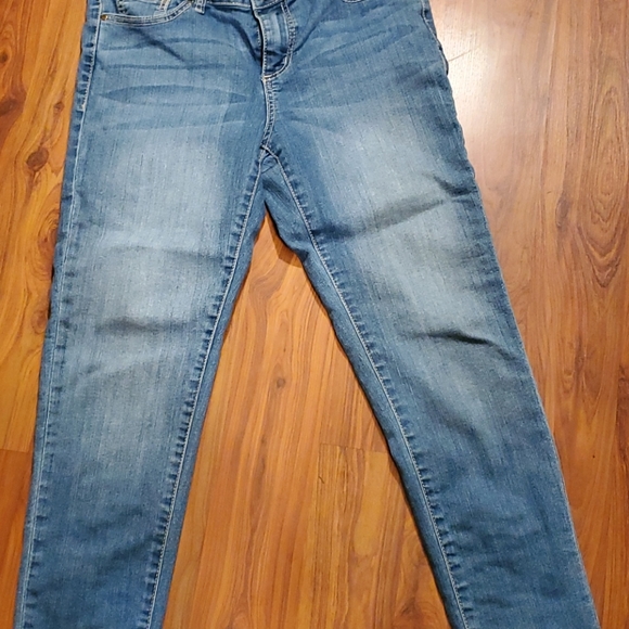 Cache Jeans - Picture 2 of 6